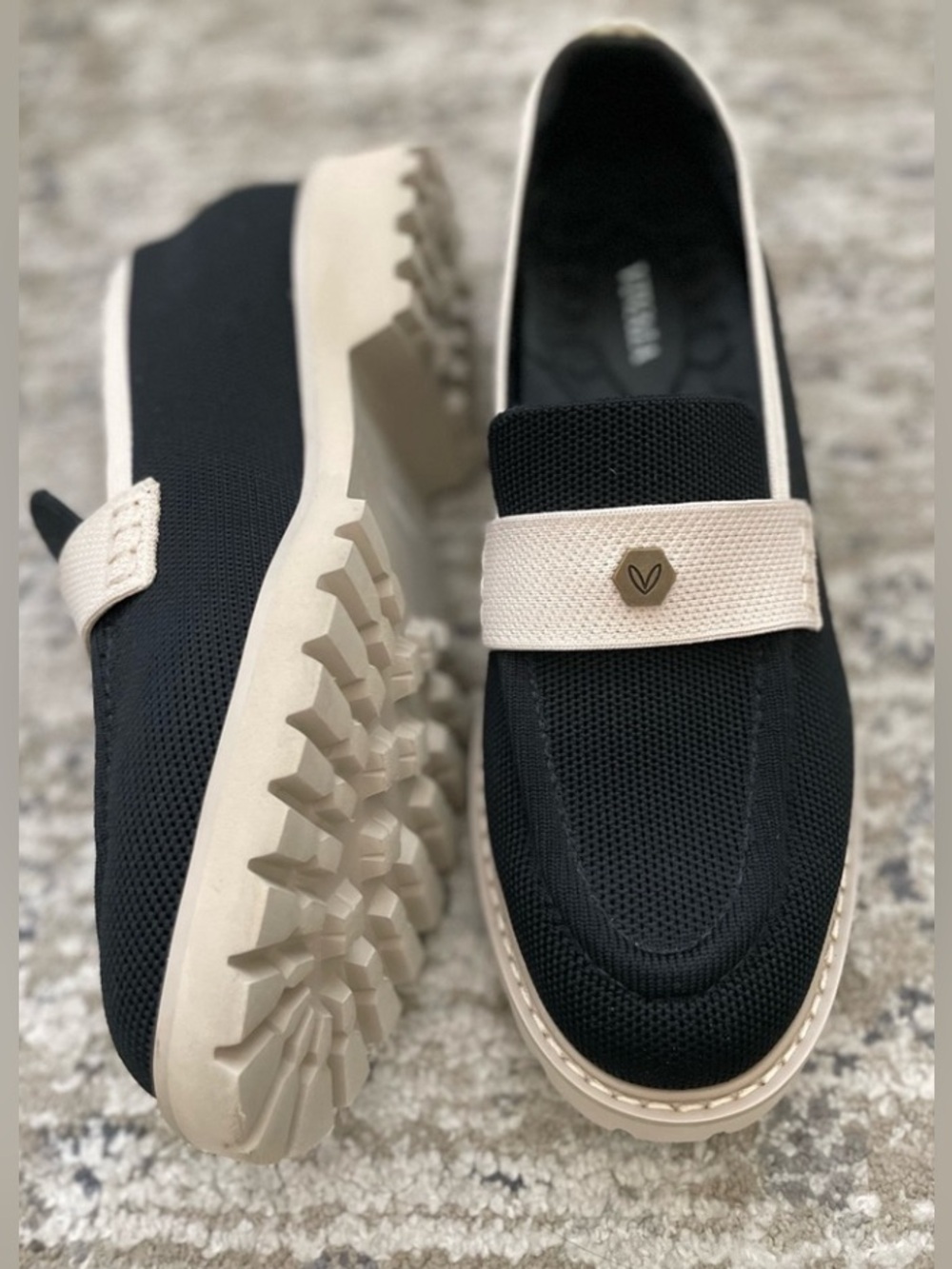 Vivaia Francesca Chunky Loafer Black & Cream Platform Lug Sole 39.5 Size 8.5